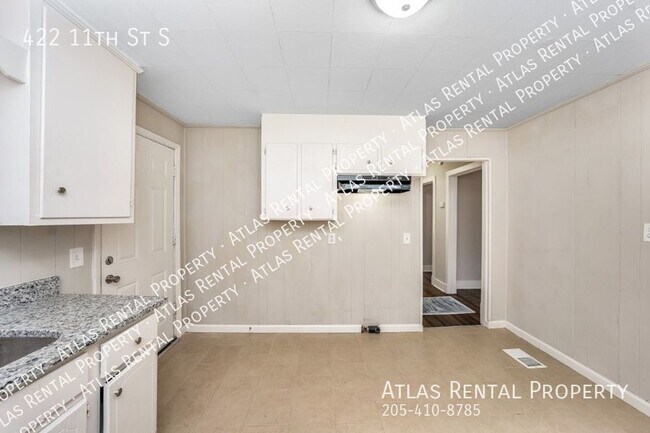 Building Photo - ADORABLE & AFFORDABLE BESSEMER HOME!