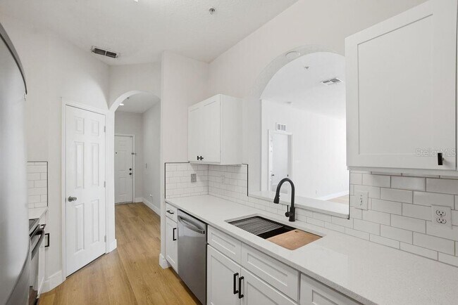 Building Photo - 3190 Dante Dr