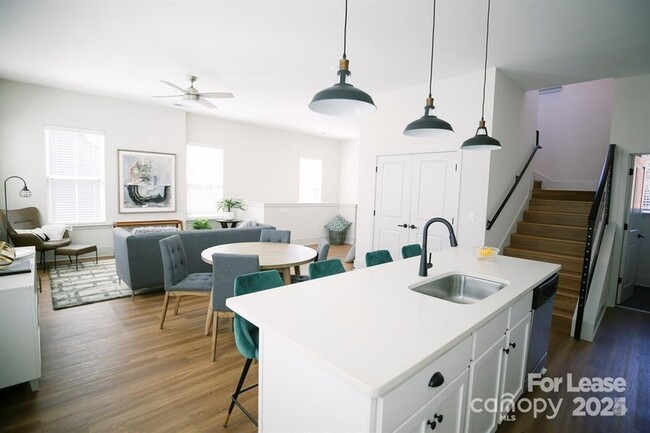 Building Photo - 2925 Commonwealth Ave