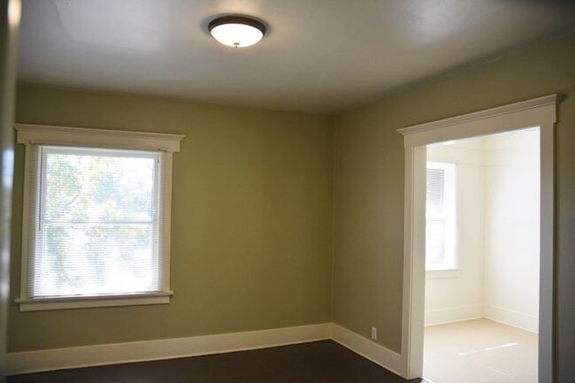 Living Room - 47 N Allen Ave
