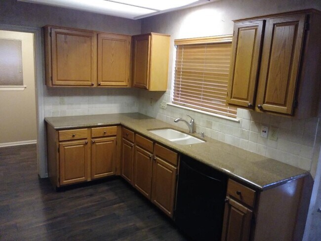 Building Photo - 7626 Almond Springs Dr