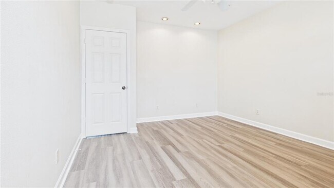 Building Photo - 505 S Tampania Ave