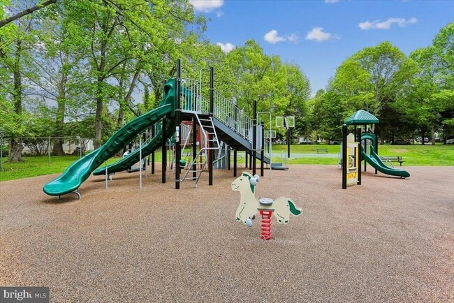 Building Photo - 417 Winding Rose Dr