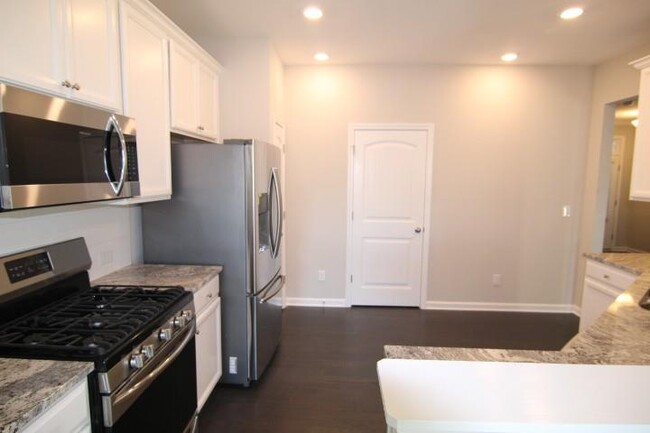 Building Photo - 7225 Heritage Oak Ct