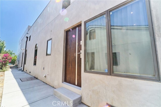 Building Photo - 1119 N Crestview Dr