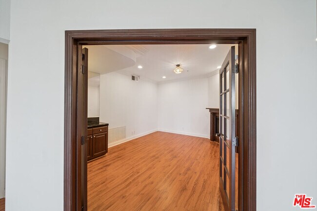 Building Photo - 1508 Greenfield Ave