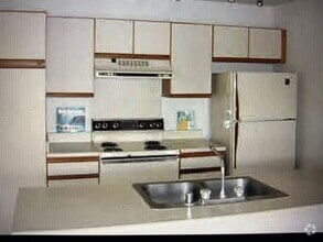 Building Photo - 2 Bedroom / 2 Bath Condo on Golf Course