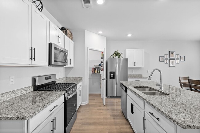 Building Photo - 1136 Woodbridge Blvd