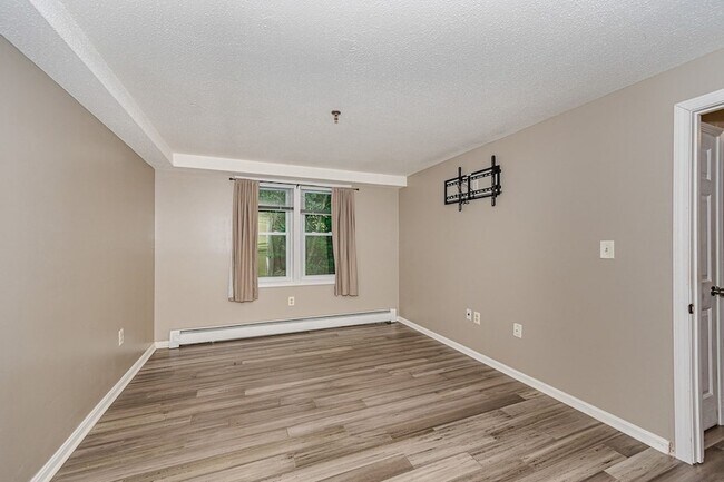 Building Photo - 68 Lantern Ln