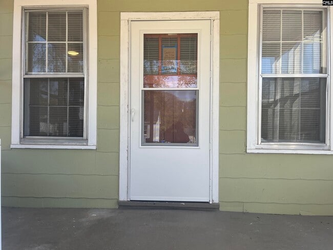 Building Photo - 704 S Bonham Rd