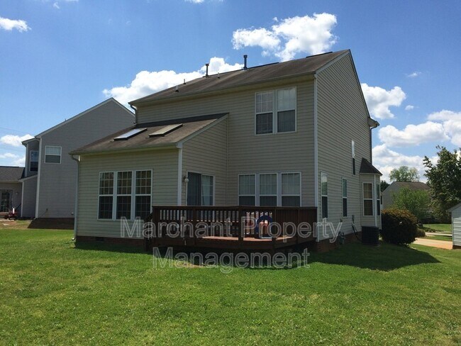 Building Photo - 305 Londonderry Ct