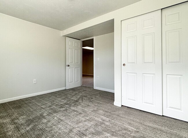 Building Photo - 856 E Park Mesa Way