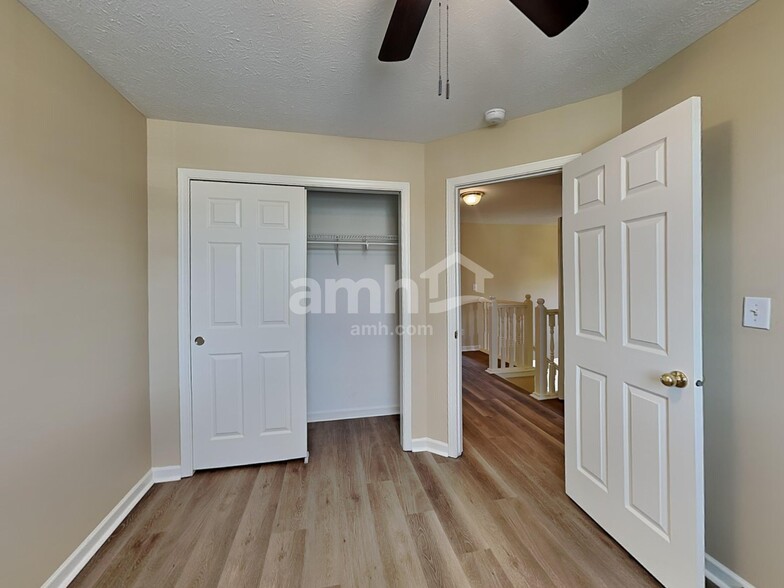 Building Photo - 11933 Titania Cir