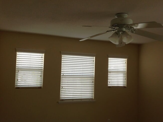 Building Photo - 3843 Artadi Dr