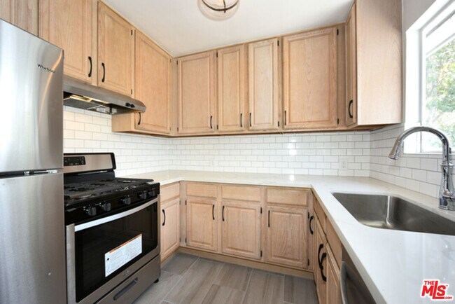 Building Photo - 2427 S Centinela Ave
