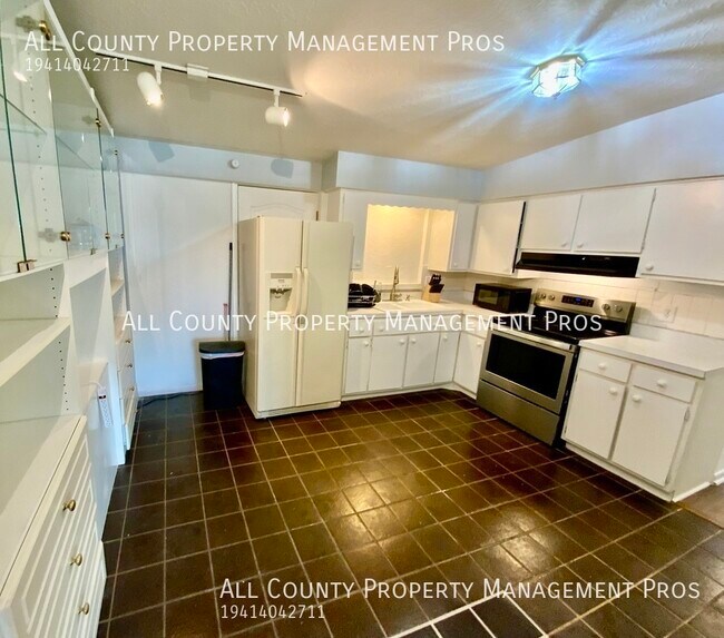 Building Photo - 5672 Bronx Ave