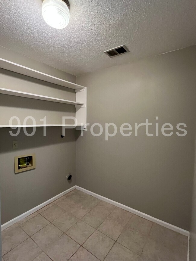 Building Photo - 5650 Richburg Ave