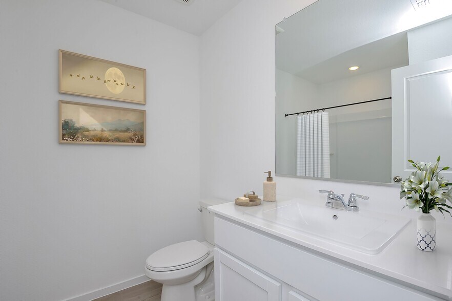 Building Photo - 2760 Mistwood Dr