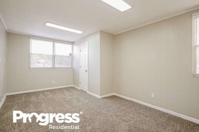 Building Photo - 6706 Peter Rabbit Dr N