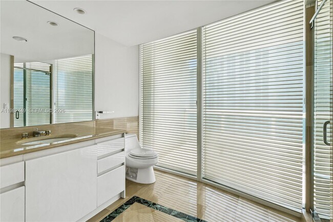 Building Photo - 1643 Brickell Ave