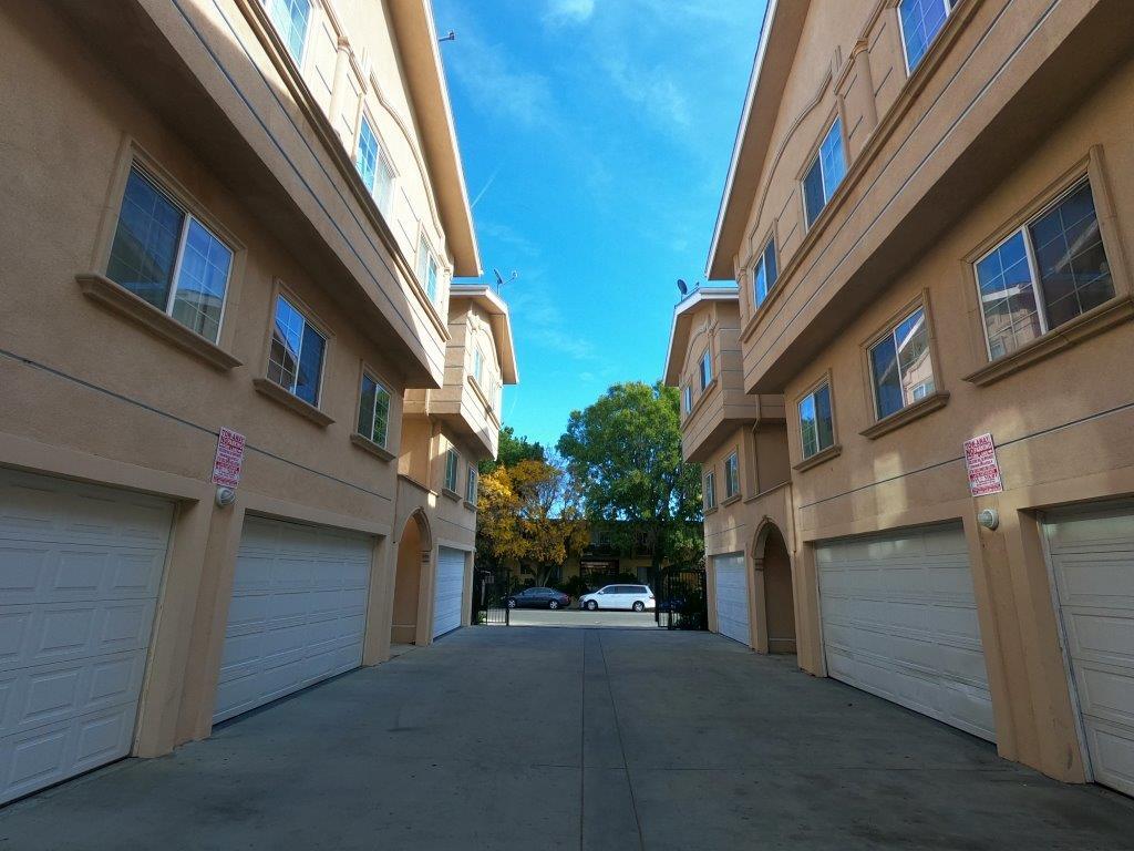 Building Photo - 8735 Cedros Ave