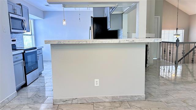 Building Photo - 708 Meadowcreek Ct