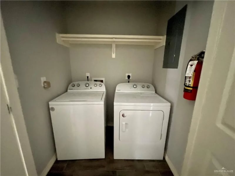 Building Photo - 3918 Las Vistas Ln