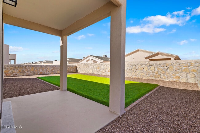 Building Photo - 15165 Destination Ave