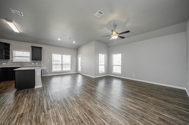 Building Photo - 602 Hollyhock Dr
