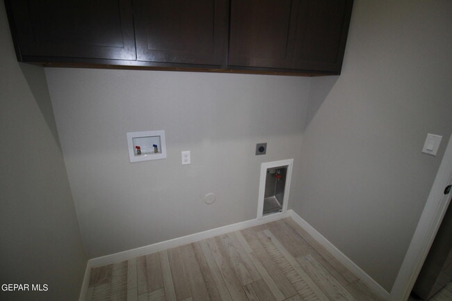 Building Photo - 509 Cedarwood Ave