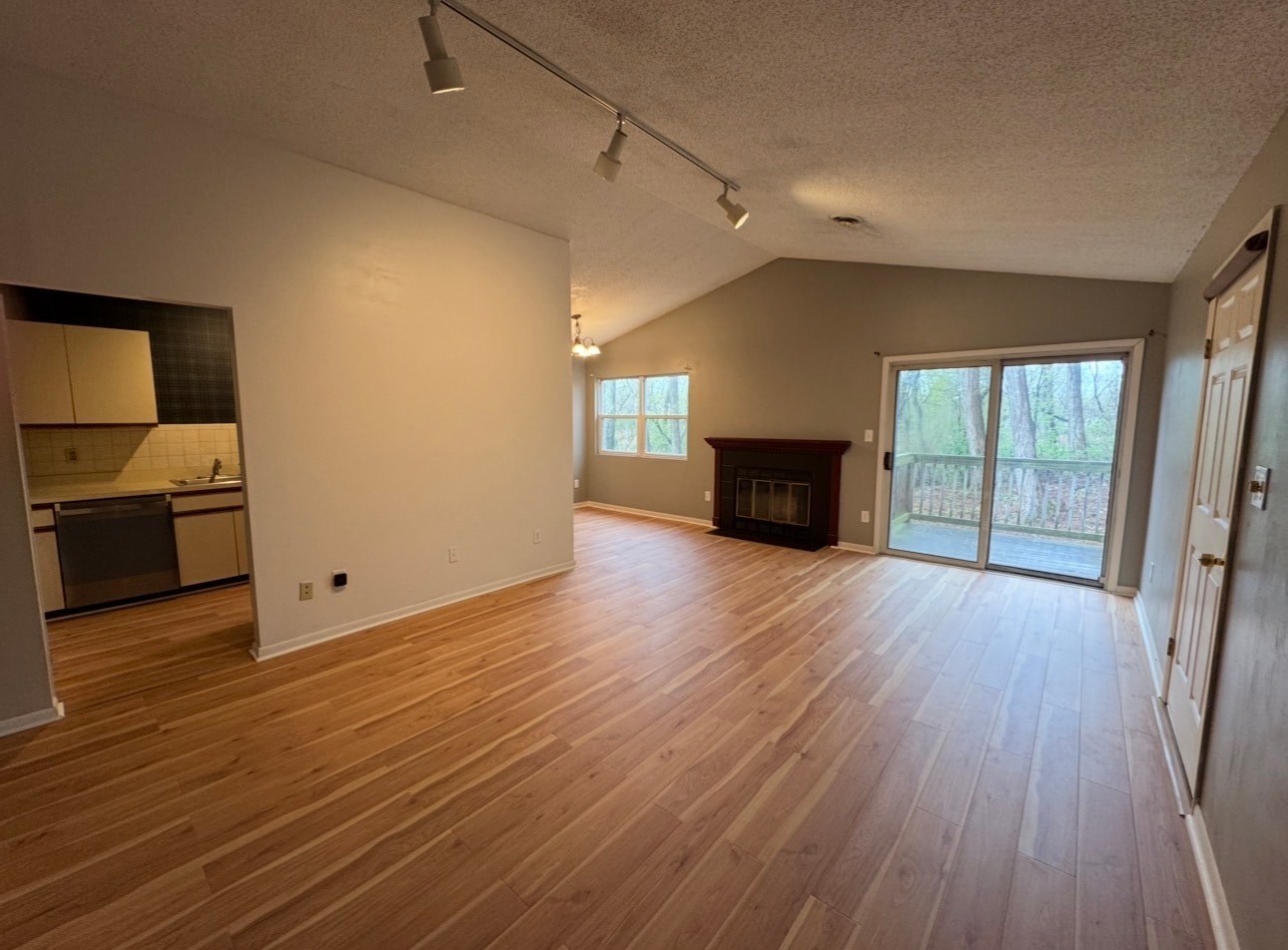 Building Photo - 1307 Greenwich Dr