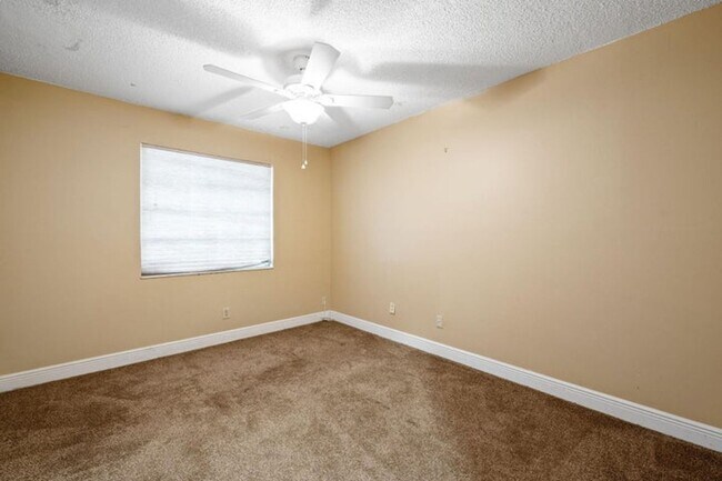 Building Photo - 2229 Nova Village Dr