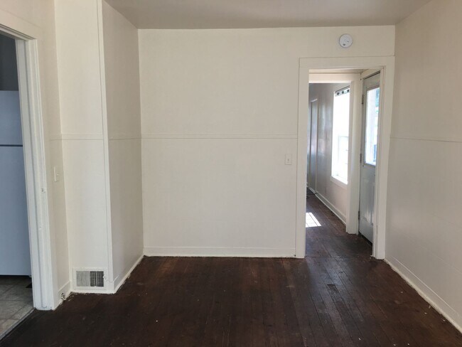Building Photo - 2288 Hilyard St