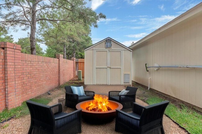 Building Photo - 4526 Ambrosia Springs Ln