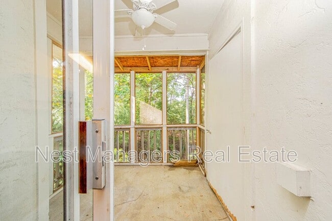 Building Photo - 6760 Willowbrook Dr