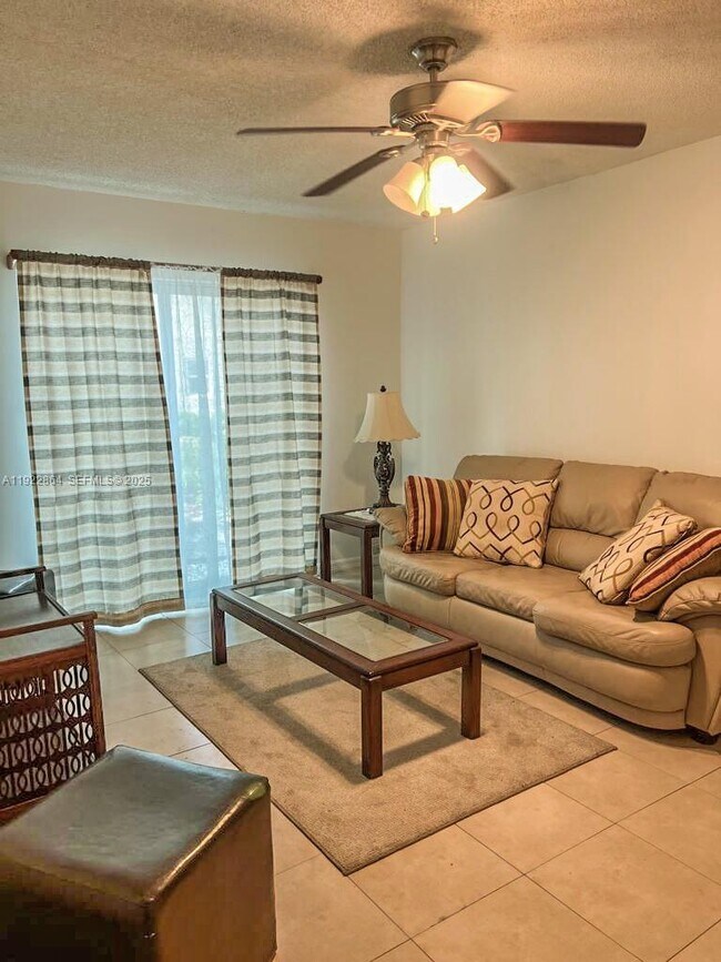 Building Photo - 5234 NE 6th Ave