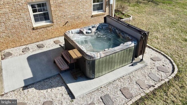 Building Photo - 4708 SUMMIT Rd