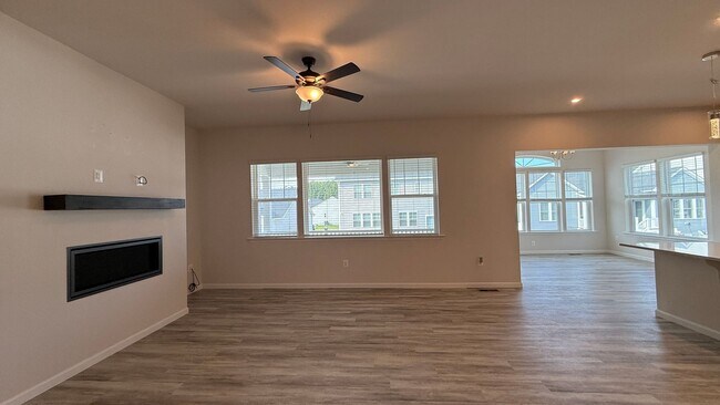 Building Photo - Spotsy Courthouse - Large Ranch Home