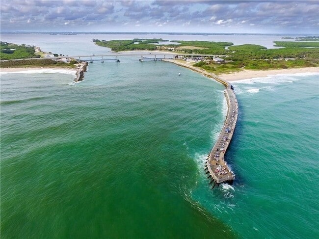 Building Photo - 1489 Whitmore St