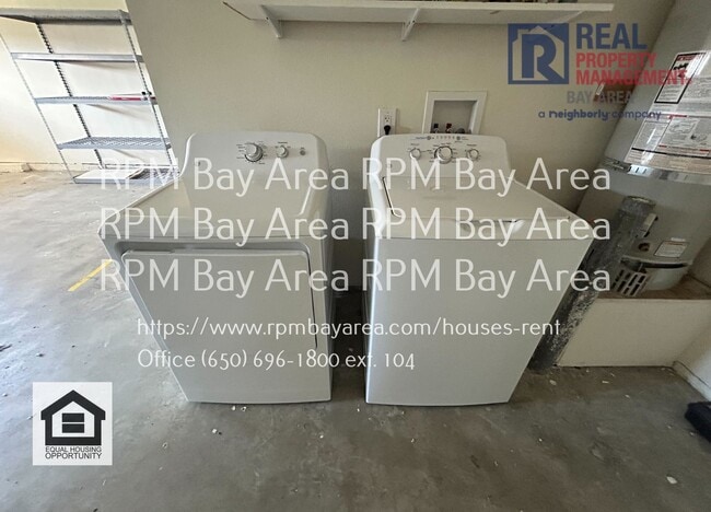 Building Photo - 250 Biarritz Ct