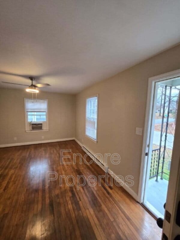 Building Photo - 402 Shaw St