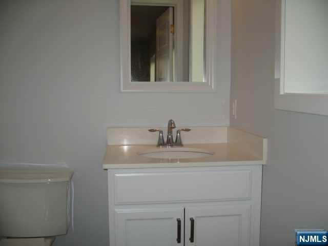 Building Photo - 818 Jassamine Way