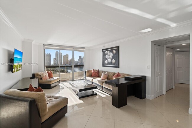 Building Photo - 19101 NE 36th Pl