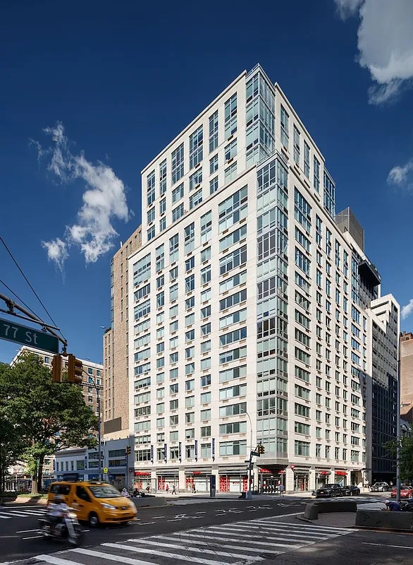 Building Photo - 227 W 77th St