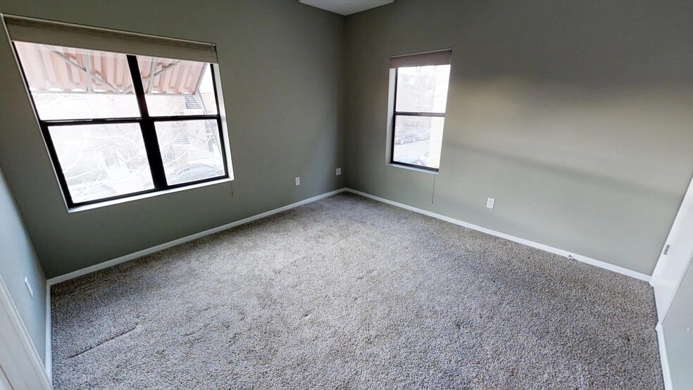 Building Photo - 3038 Umatilla St