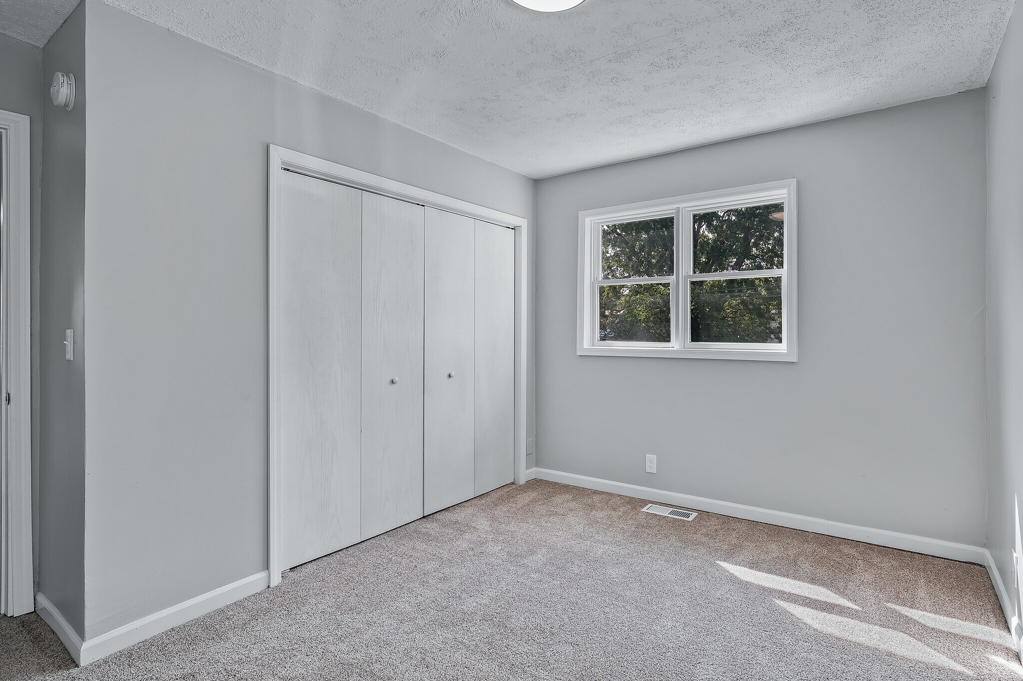 Building Photo - 6107 Bryant Ave N