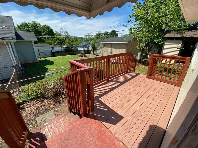 Building Photo - 725 Washington St