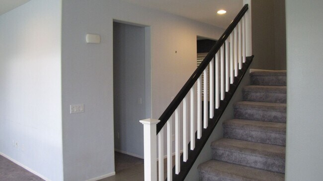 Building Photo - Beautiful Home For Rent NW Bakersfield AVAILABLE NOW!