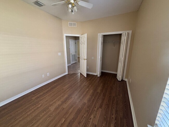 Building Photo - 3421 Cherry Ridge Rd