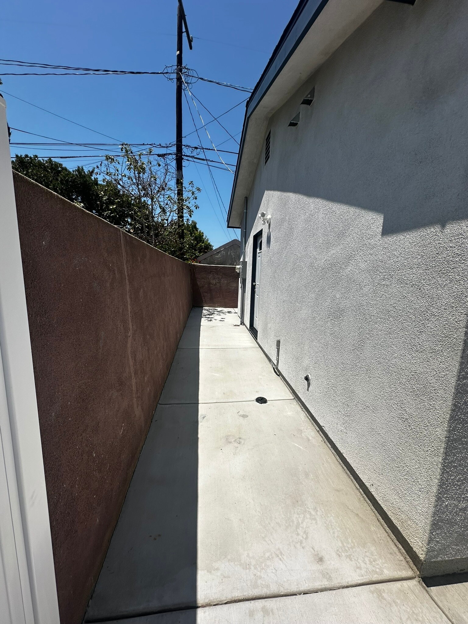 Building Photo - 2134 Park Dr